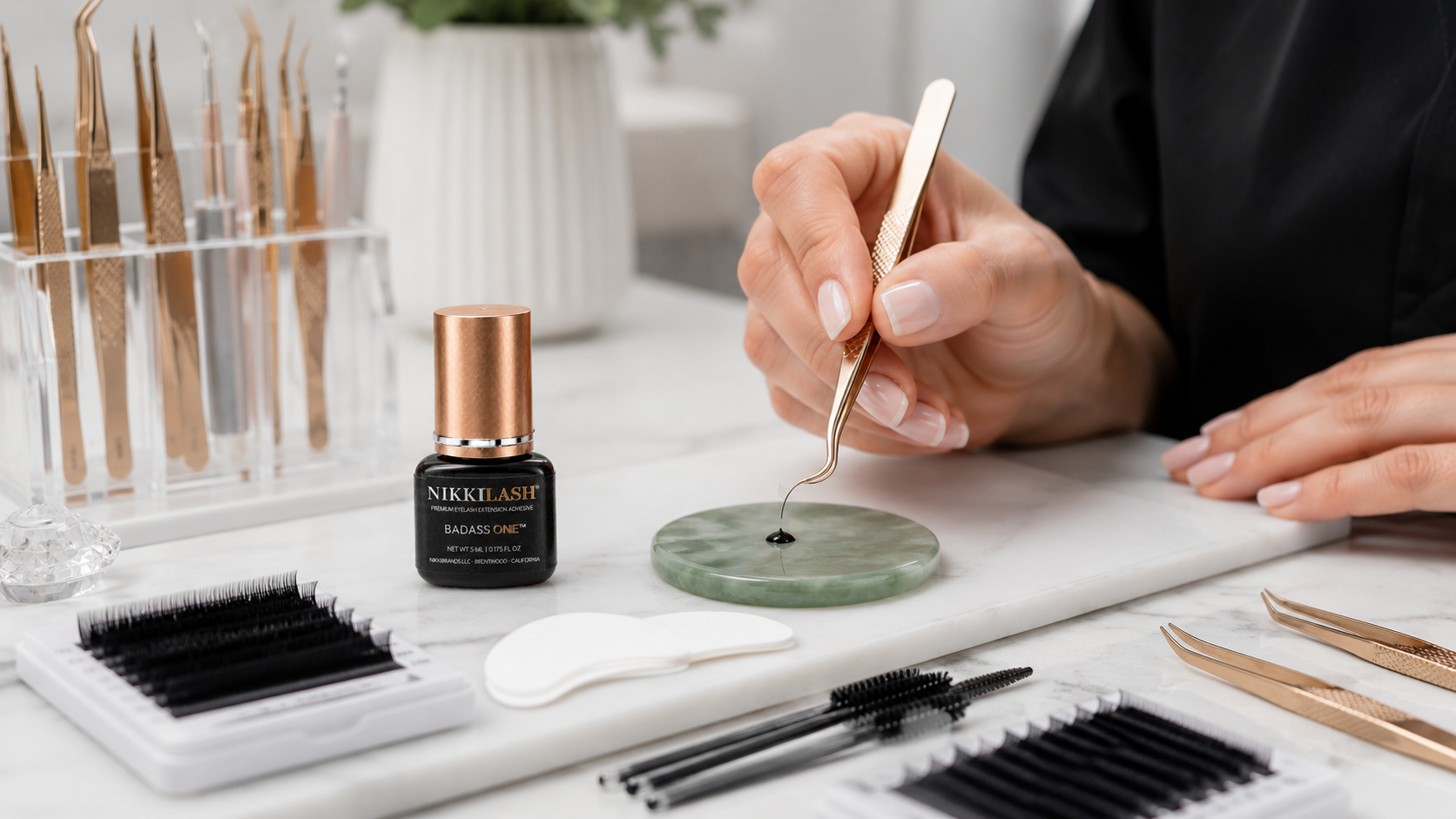How to Apply Lash Adhesive Correctly for Better Retention